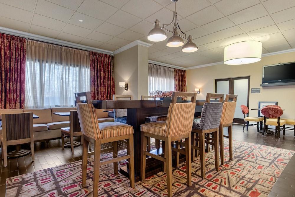 Hampton Inn Starkville Eksteriør billede