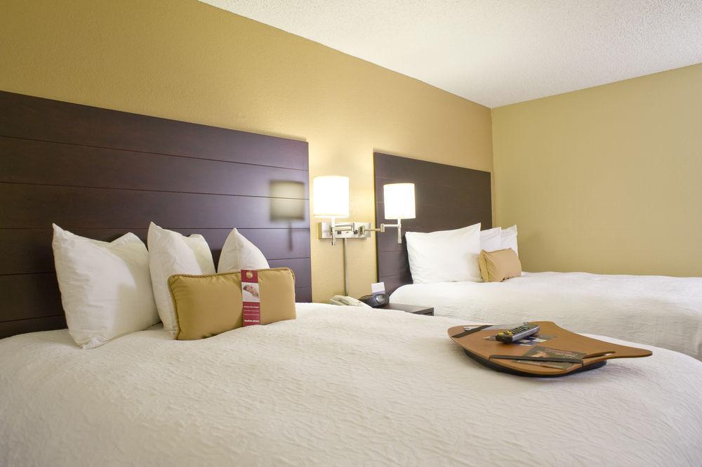 Hampton Inn Starkville Eksteriør billede