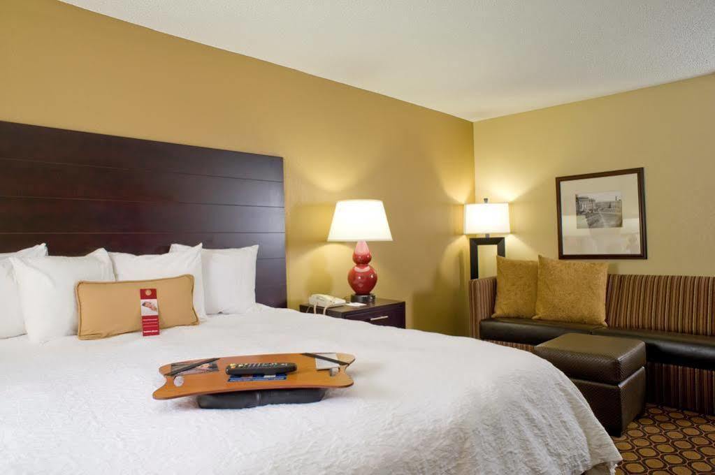 Hampton Inn Starkville Eksteriør billede