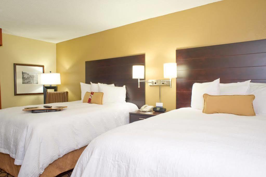 Hampton Inn Starkville Eksteriør billede